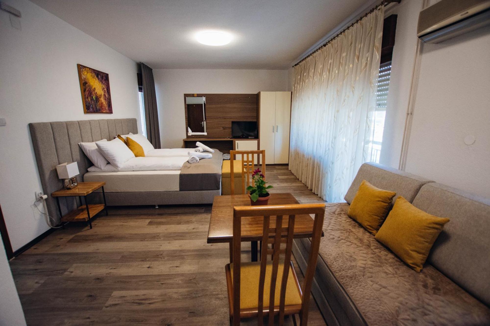Urban Studio Apartments Strumica Esterno foto
