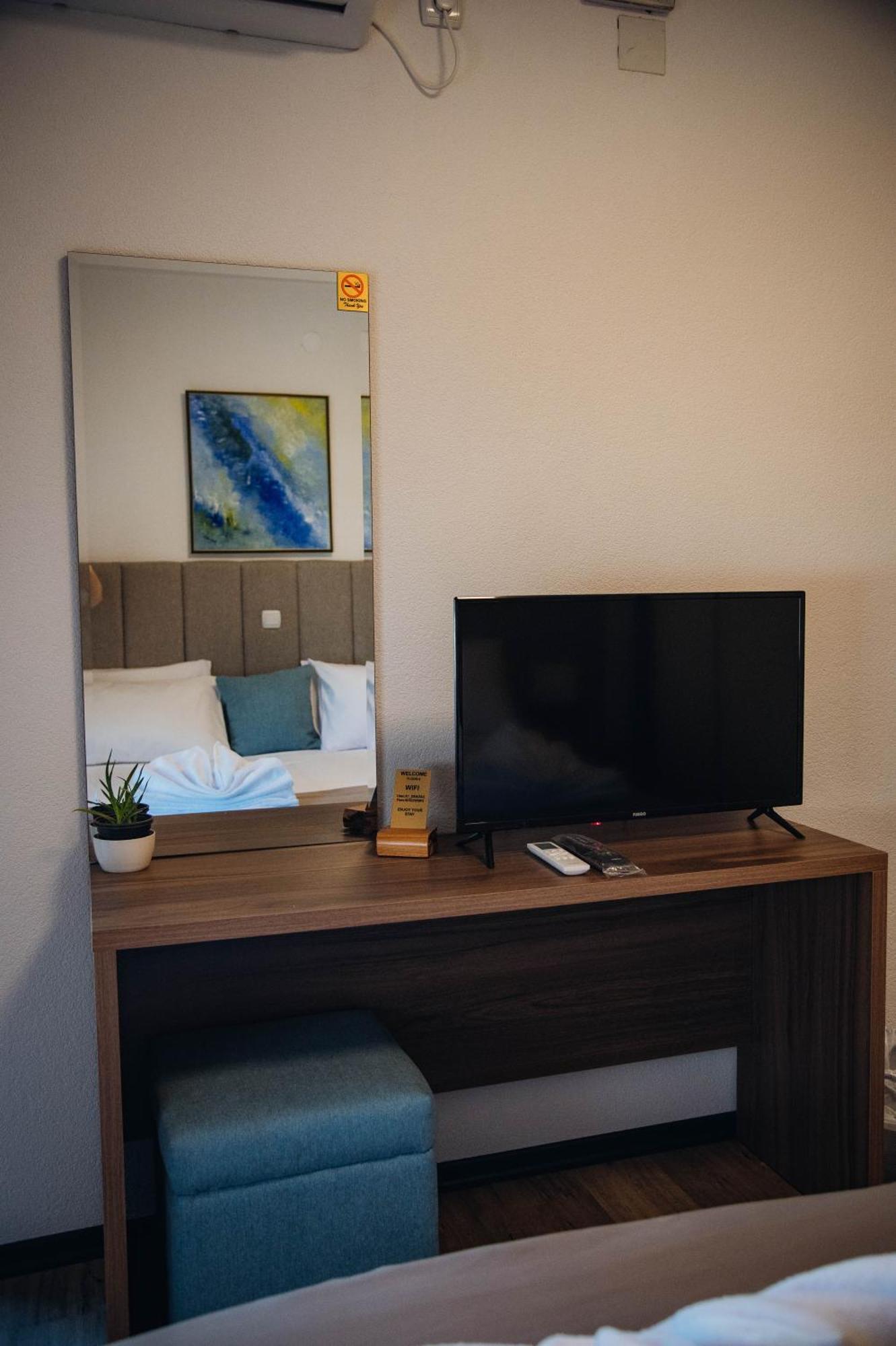 Urban Studio Apartments Strumica Esterno foto